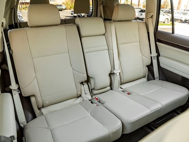 Used 2019 Starfire Pearl Lexus 460 image 30