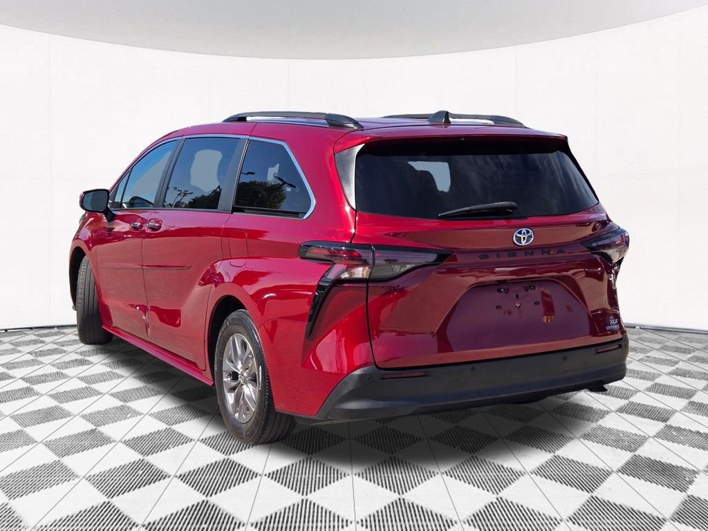 2023 Toyota Sienna XLE - Photo 25