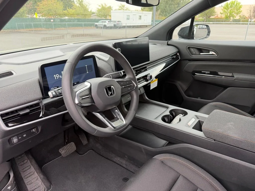 New 2026 Mercury Silver Metallic Honda EX image 17