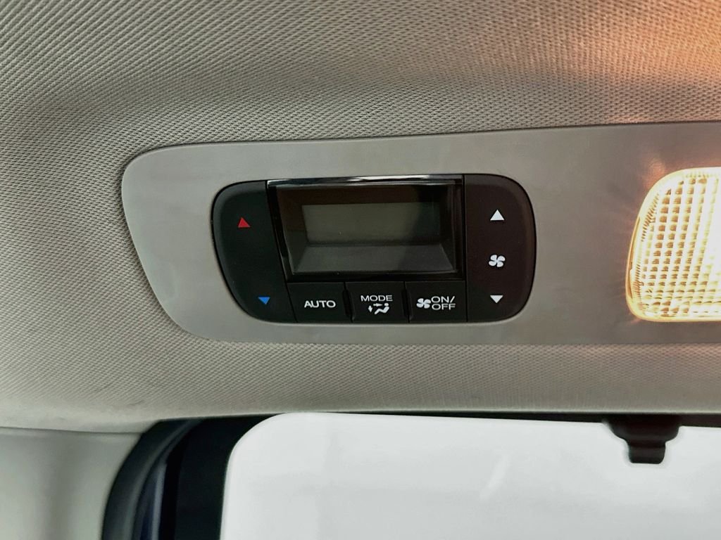 Used 2014 Obsidian Blue Pearl Honda Touring image 28
