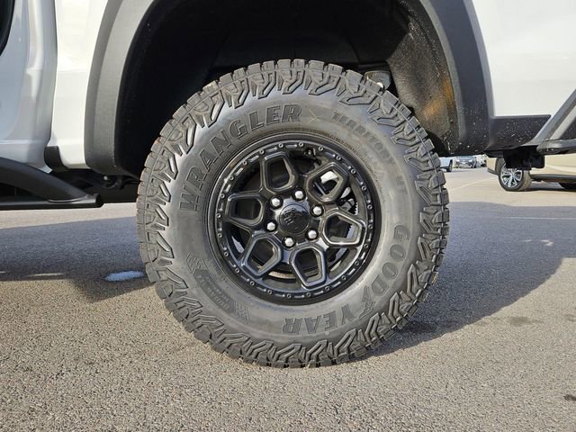 2026 Chevrolet Colorado ZR2 - Photo 15
