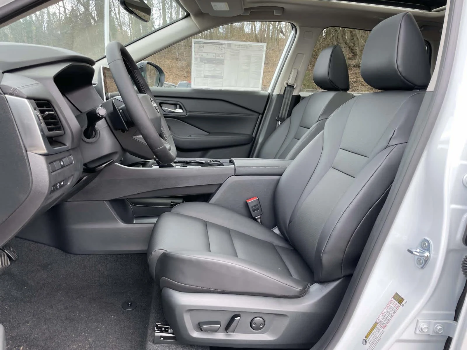 New 2026 Everest White Pearl Tricoat Nissan Dark Armor image 17
