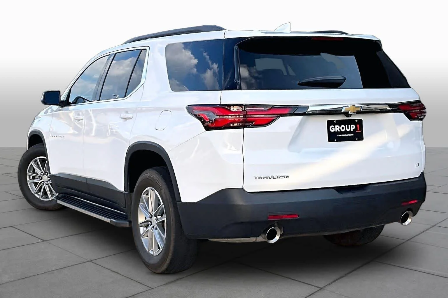 Used 2023 Summit White Chevrolet LT Cloth image 11