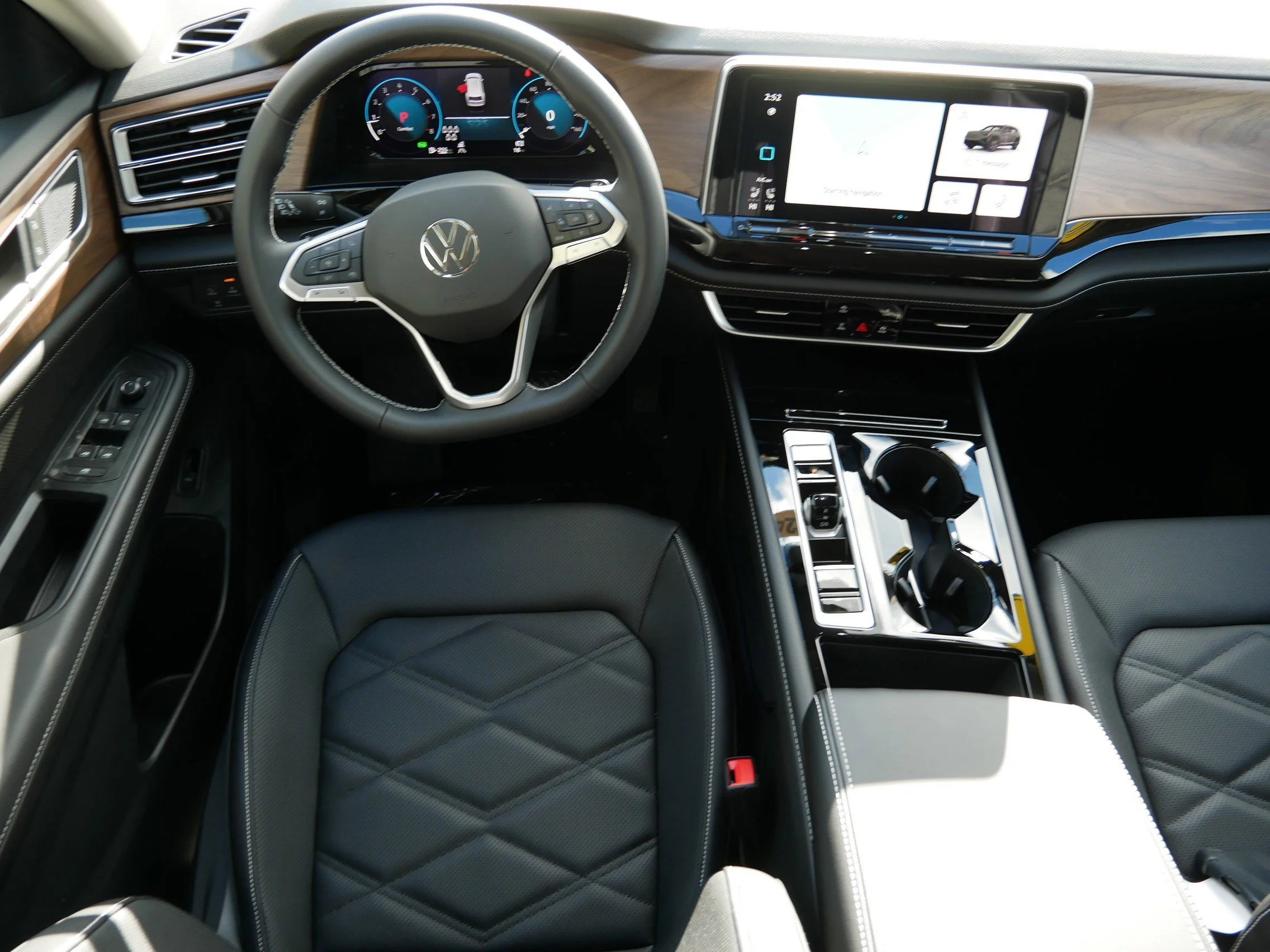 New 2026 Pure Gray Volkswagen 2.0T SE w/Technology image 9