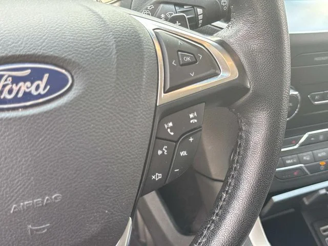 Used 2019 White Ford SEL image 31