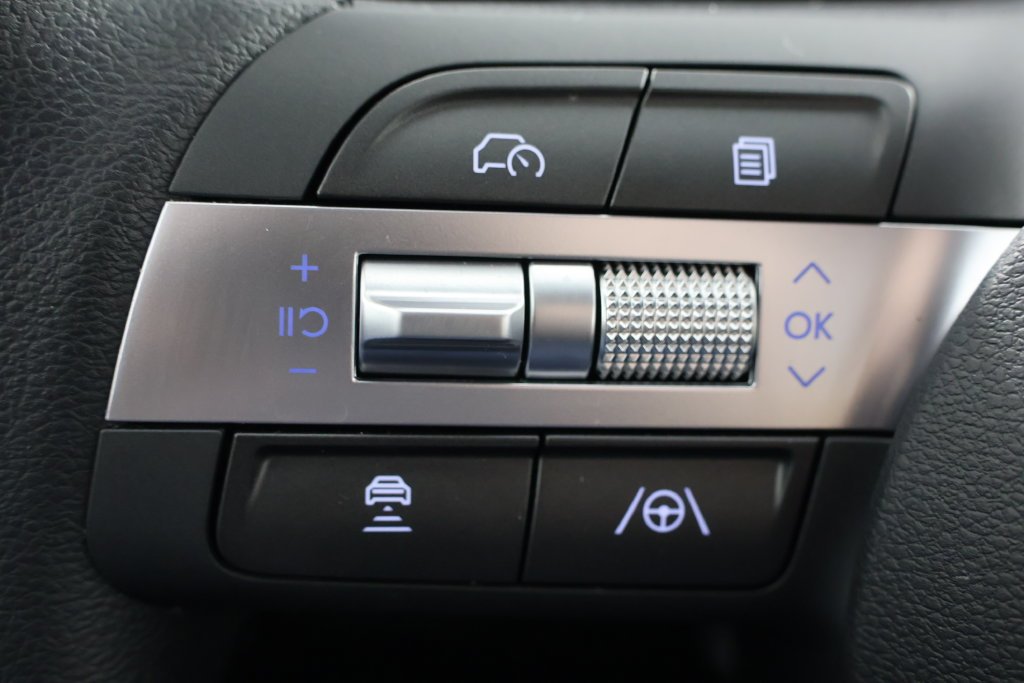 Used 2027 Atlas White Hyundai SE image 11