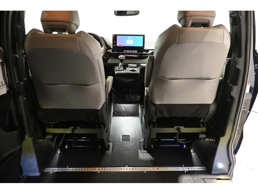 New 2026 BLUE Toyota XLE+ AWD Mobility Handicap Van image 20