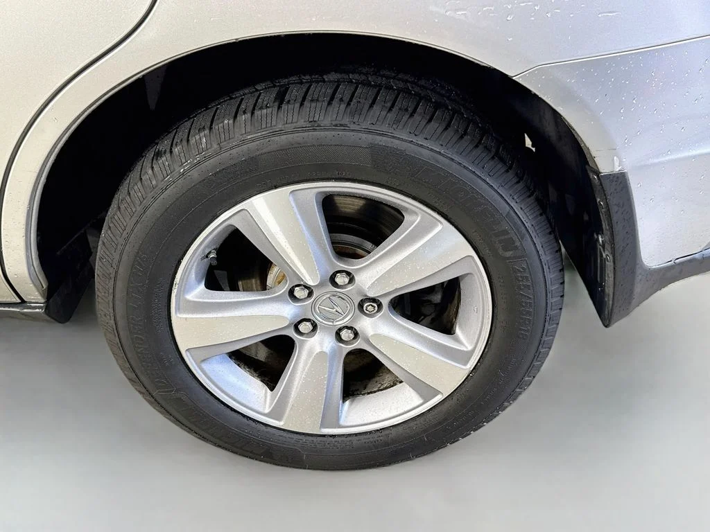 Used 2011 Silver Acura Tech/Entertainment Pkg image 34