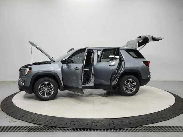 New 2026 Sterling Metallic GMC Elevation image 12