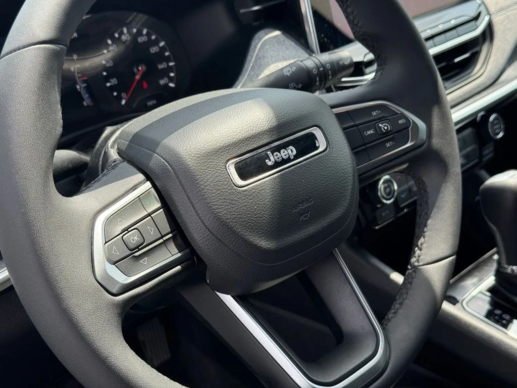 Used 2024 Blue Jeep Latitude image 16
