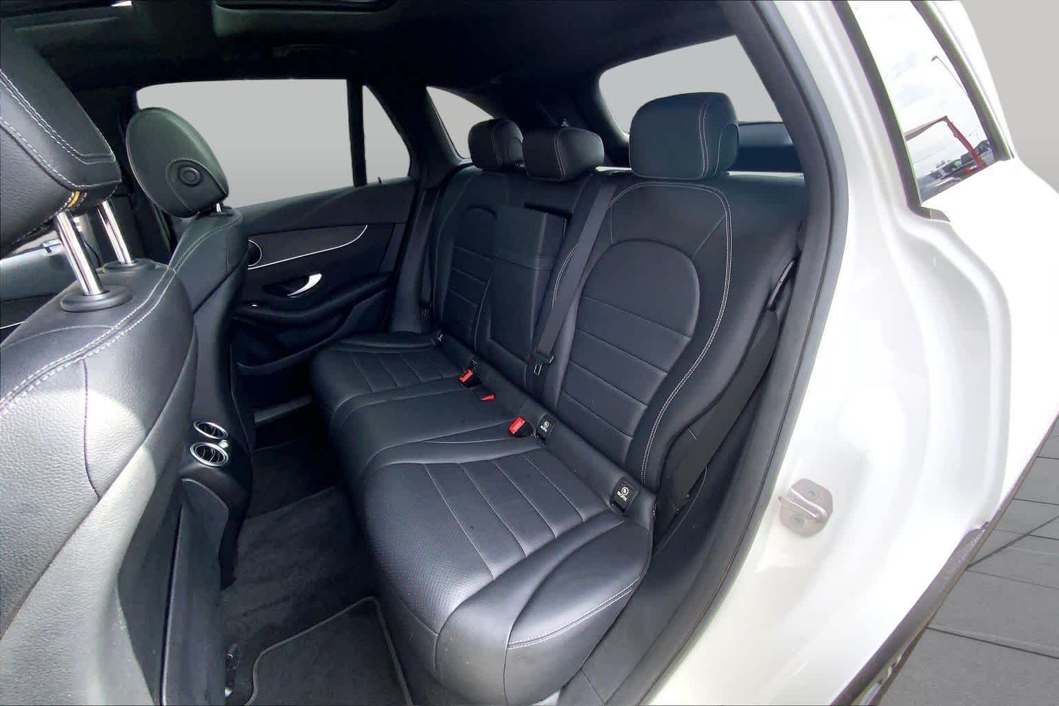 Used 2020 designo Diamond White Metallic Mercedes-Benz GLC 300 image 21