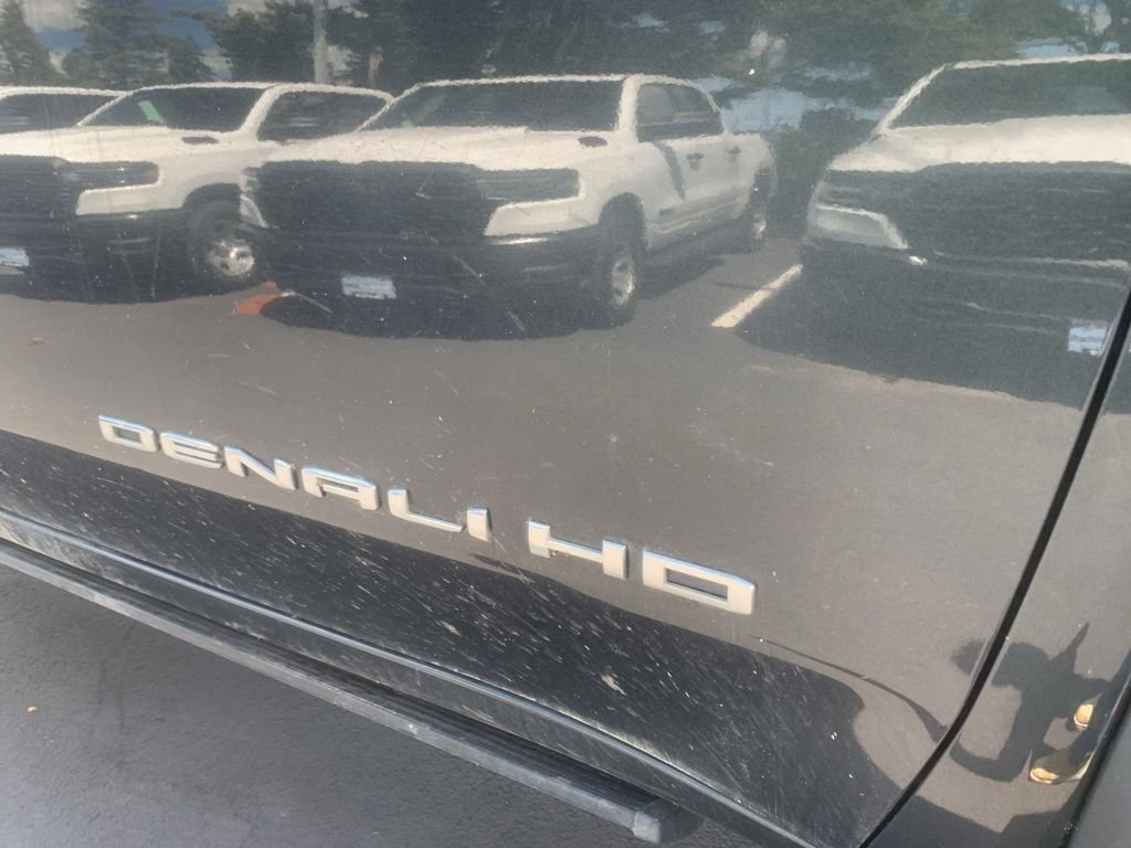 Used 2022 Green GMC Denali image 8