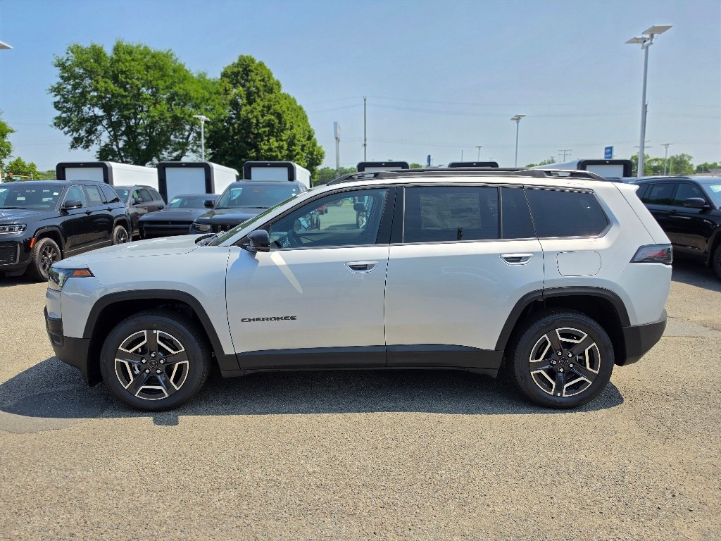 New 2026 Silver Zynith Clear-Coat Exterior Paint Jeep Limited image 9