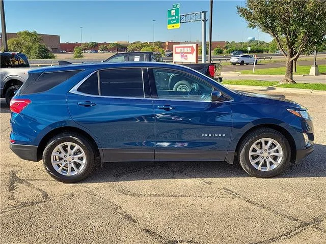 Used 2020  Chevrolet LT w/1LT Front-wheel Drive image 5
