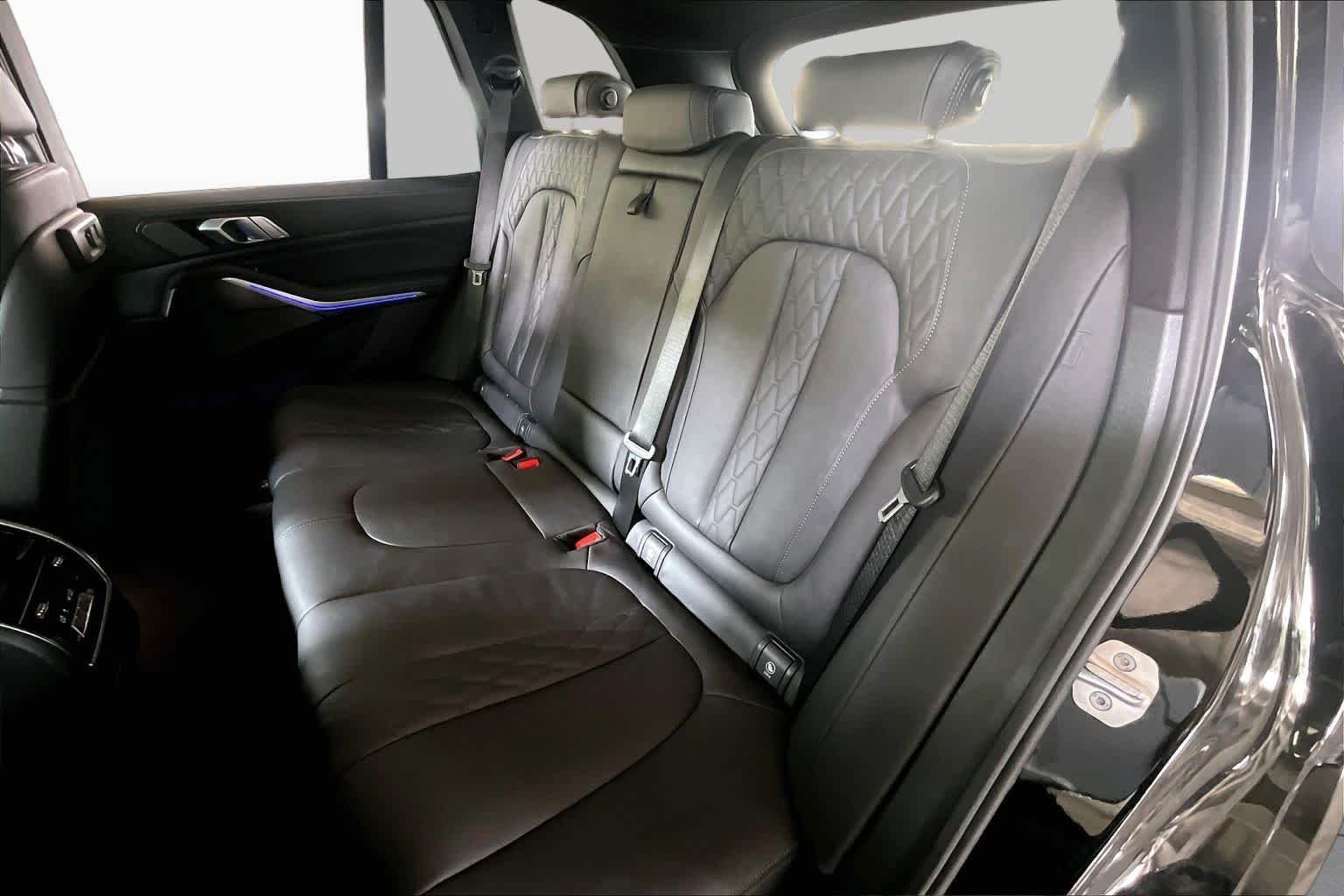 Used 2021 Black Sapphire Metallic BMW sDrive40i image 18