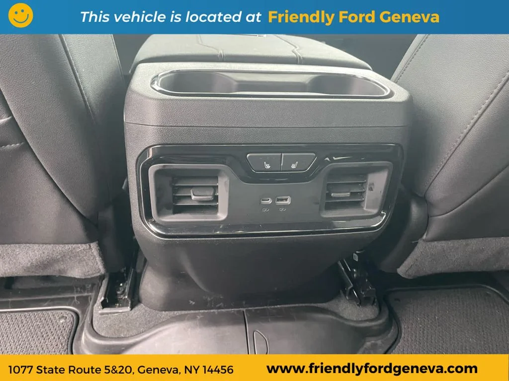 Used 2025 White GMC AT4 image 33