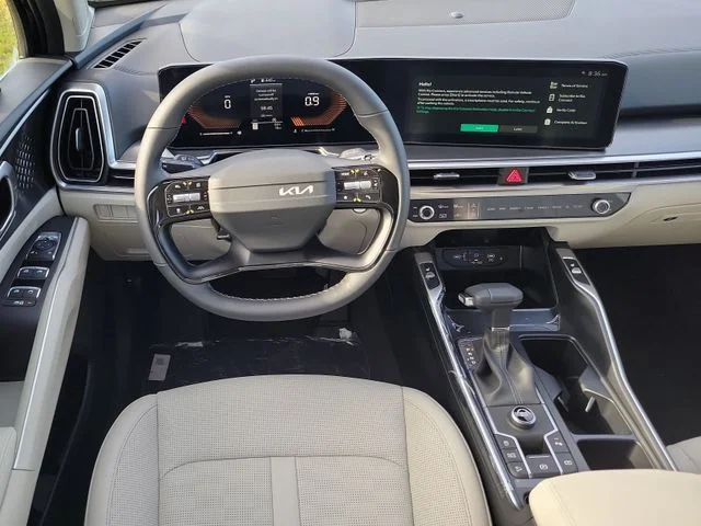 New 2026 Wolf Gray Kia S image 7