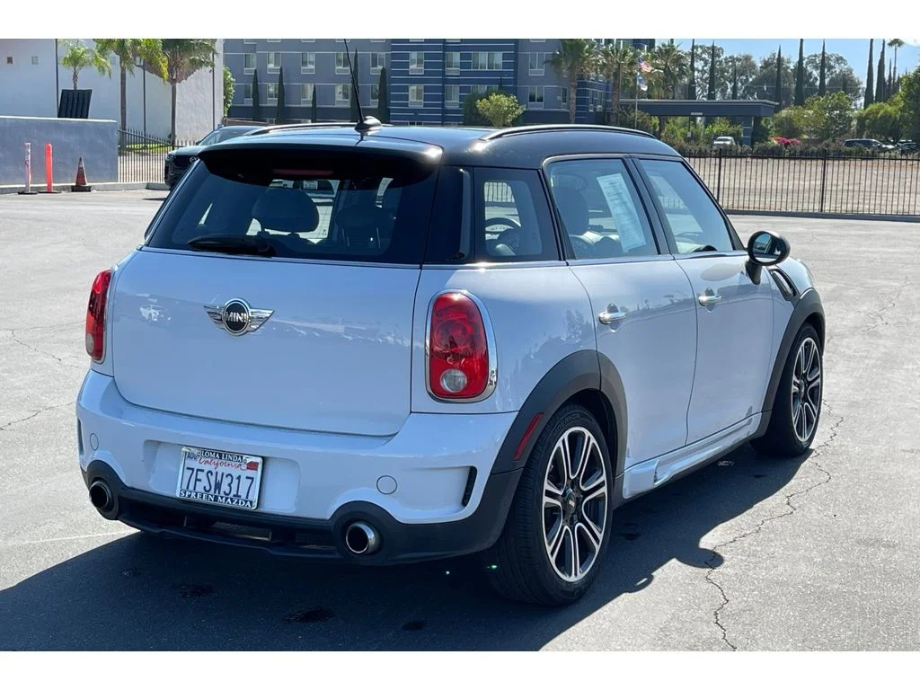 Used 2014 Light White MINI S image 7