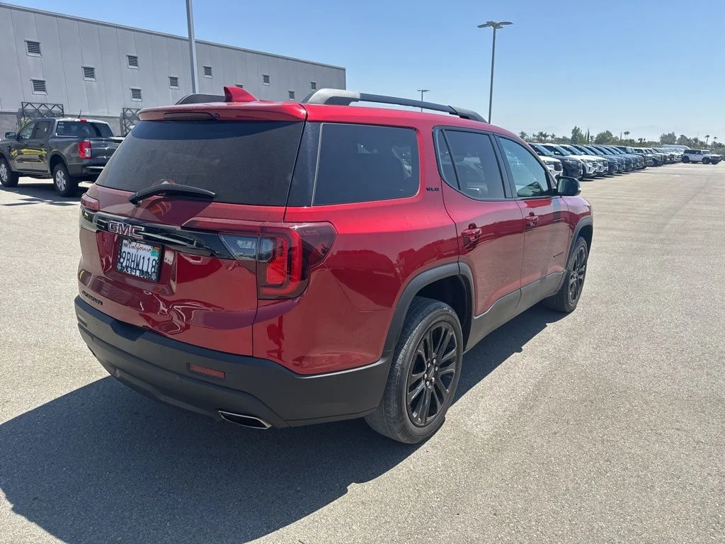 Used 2022 Cayenne Red Tintcoat GMC SLE image 6