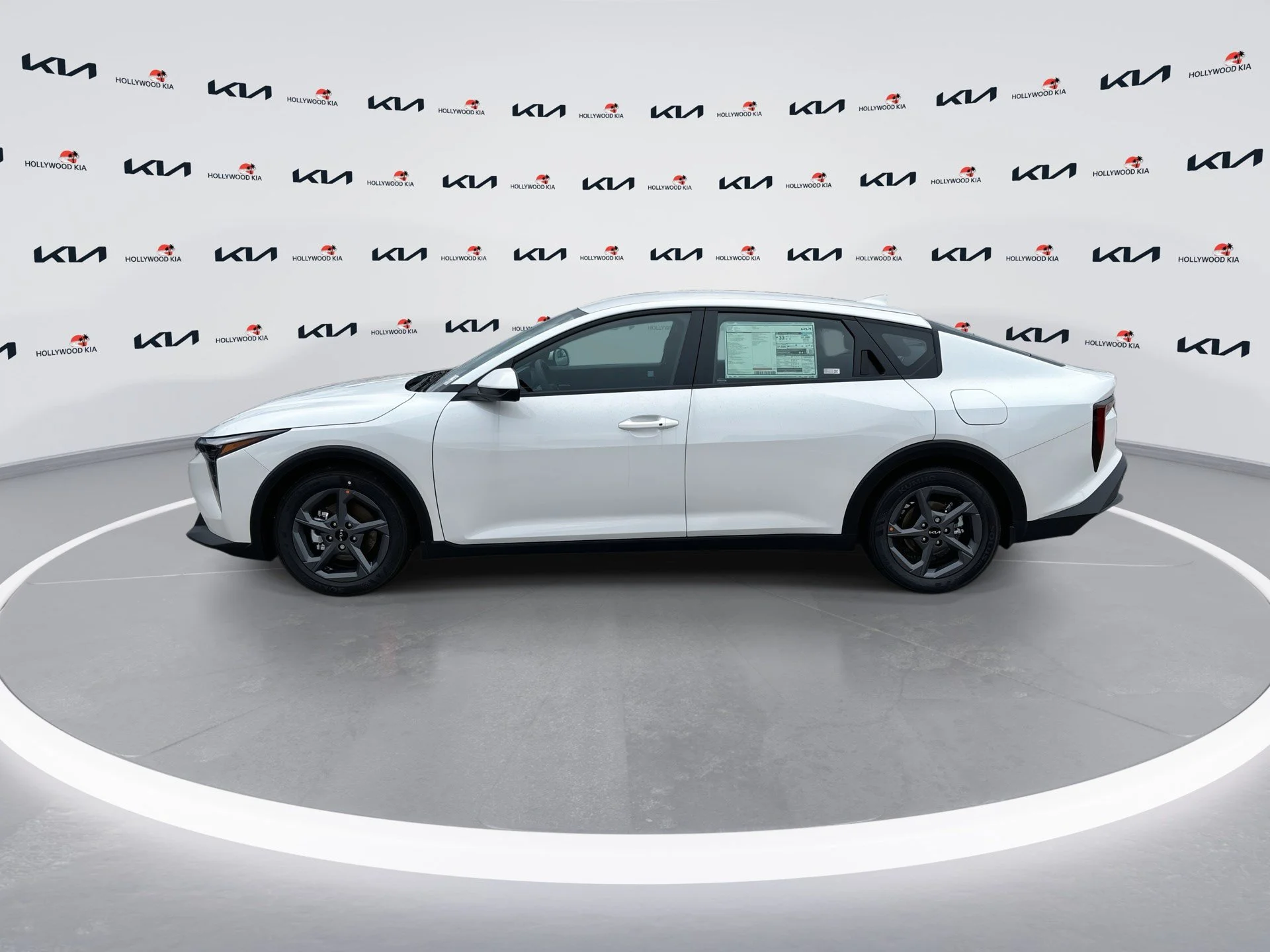 New 2026 Snow White Pearl Kia LXS image 5