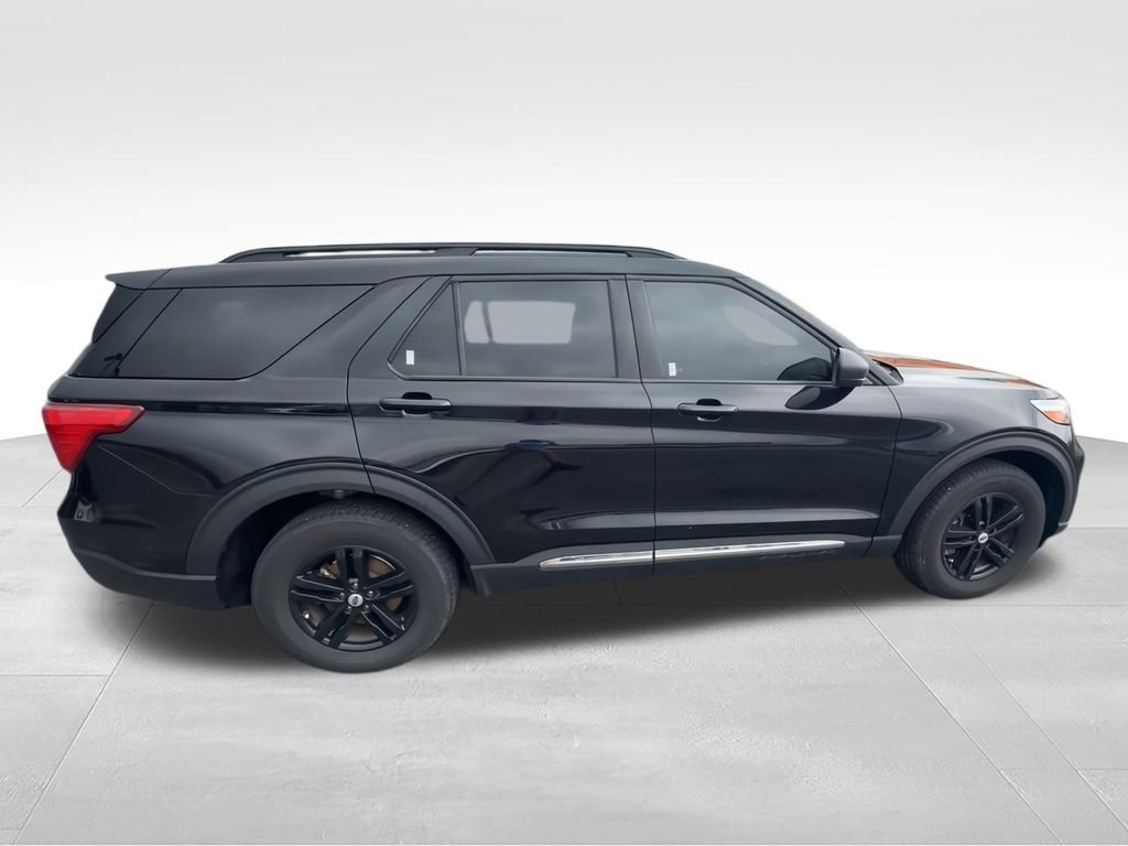 Used 2023 Black Ford XLT image 9