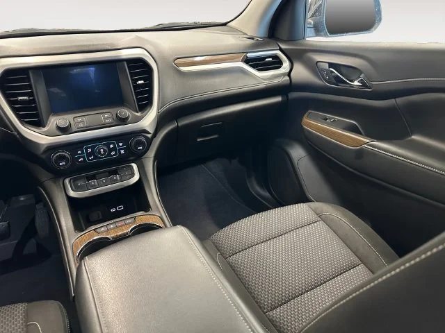 Used 2023 White GMC SLE image 11