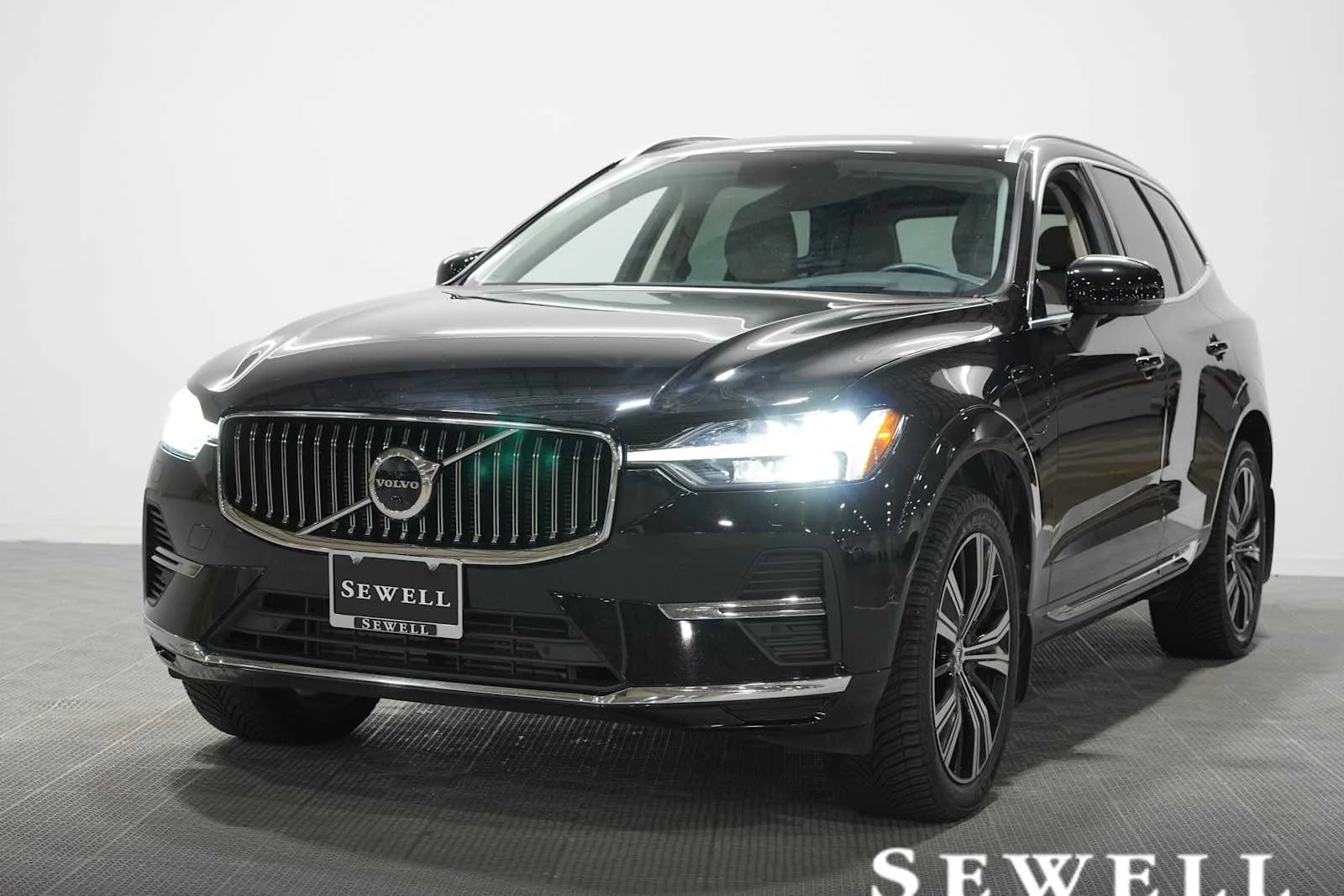 2022 Volvo XC60 T8 Recharge Inscription Ex Range AWD's photo