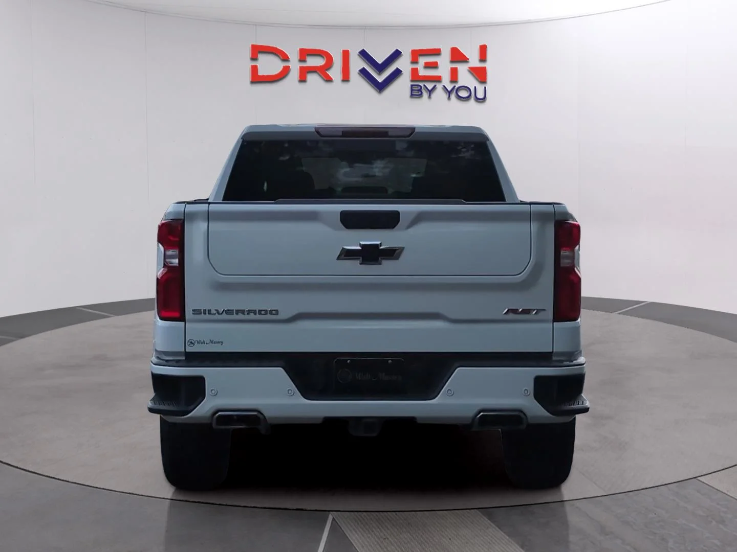 Used 2022 Summit White Chevrolet RST image 4