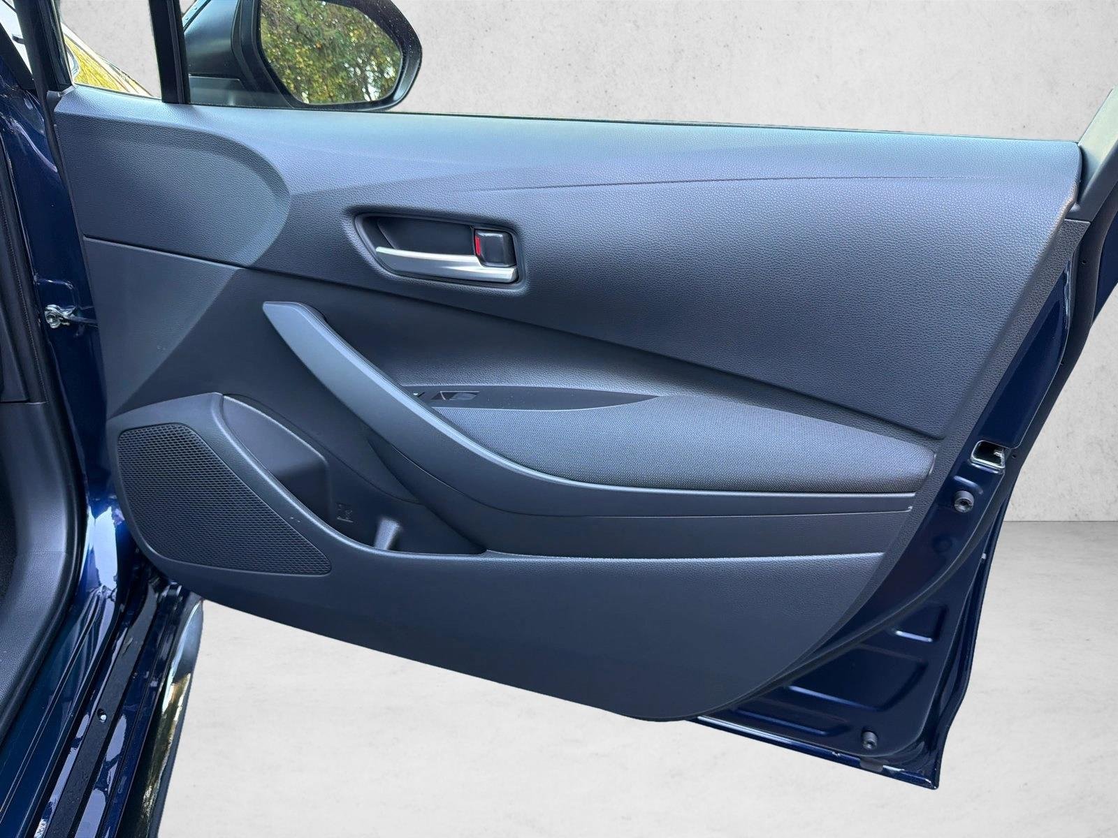 New 2027 Blueprint Toyota Hybrid SE image 14