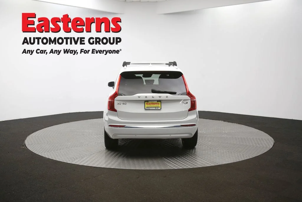 Used 2022 White Volvo T6 Inscription image 38