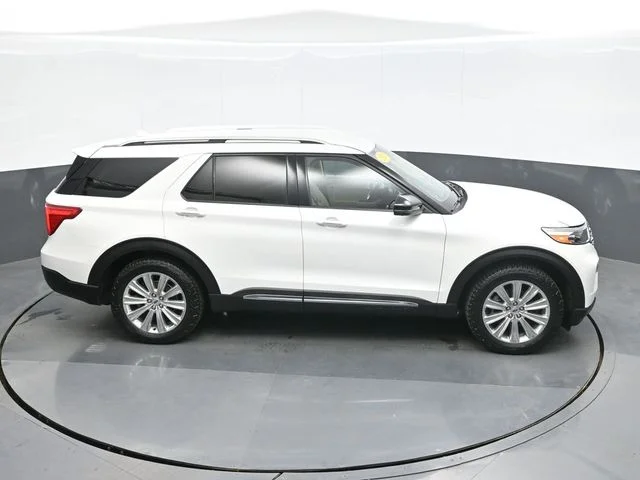Used 2021 White Ford Limited image 16