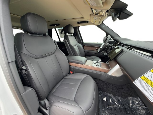 New 2027 Fuji White Land Rover SE image 16