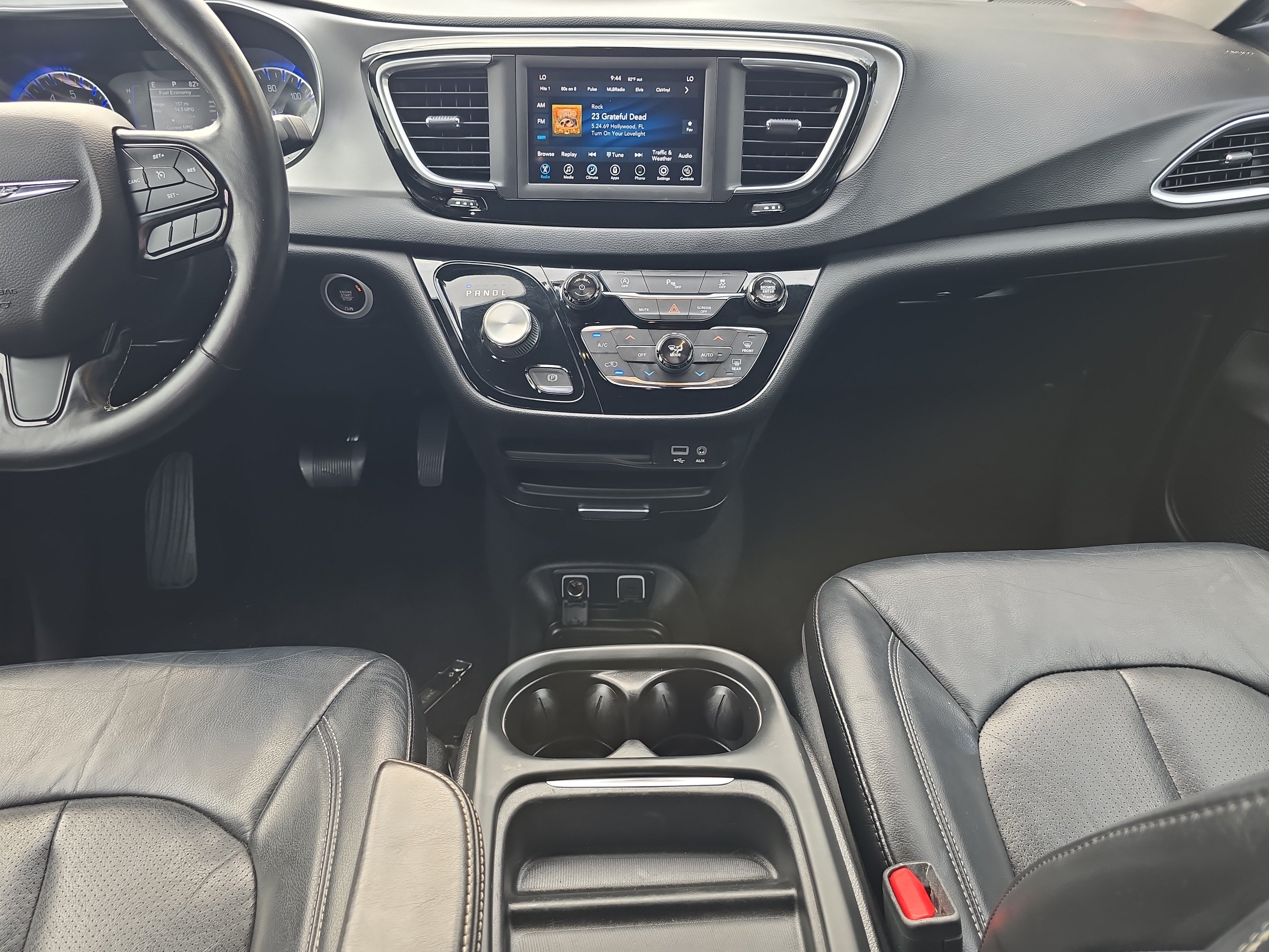 Used 2019 Ocean Blue Metallic Chrysler Touring L image 15