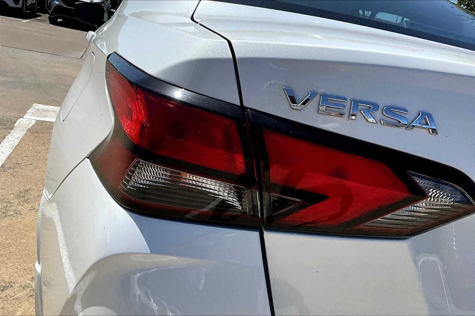 Used 2025 Aspen White Tricoat Nissan SV image 12