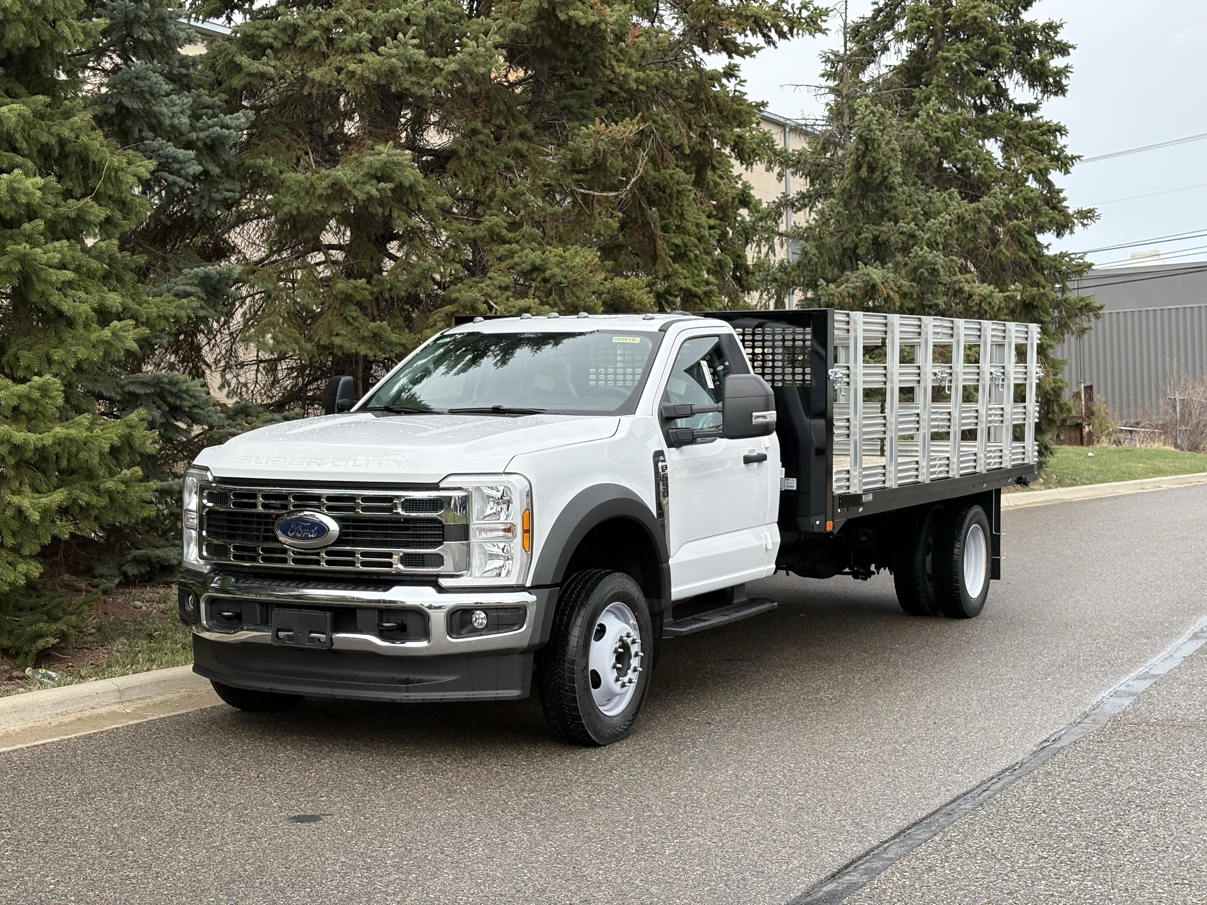 2025 Ford F-550 Super Duty Chassis Cab XL - Photo 6