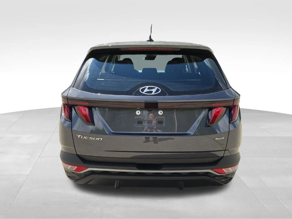 Used 2022 Gray Hyundai SE image 6
