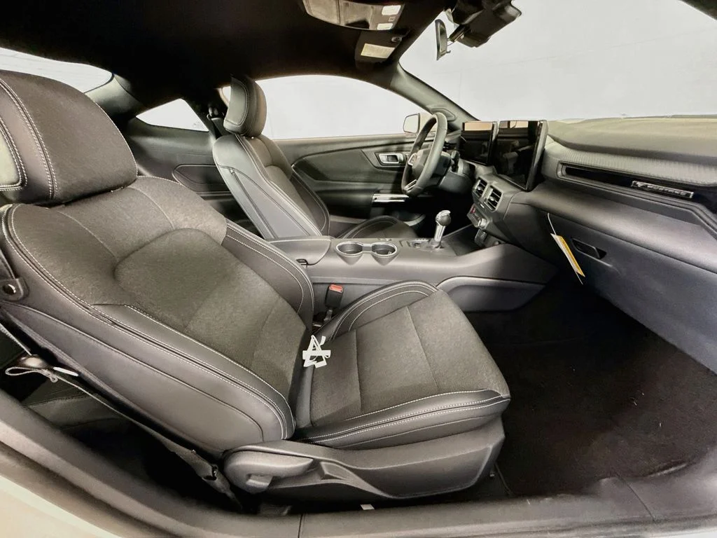2025 Ford Mustang EcoBoost Fastback - Photo 26