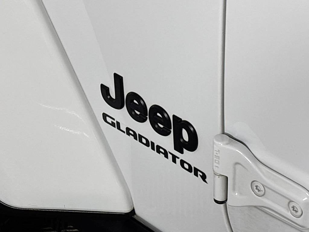 Used 2021 White Jeep Willys image 23