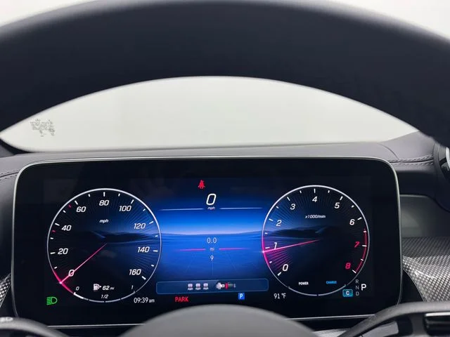 New 2026 MANUFAKTUR Moonlight Whit Mercedes-Benz GLC 300 image 2