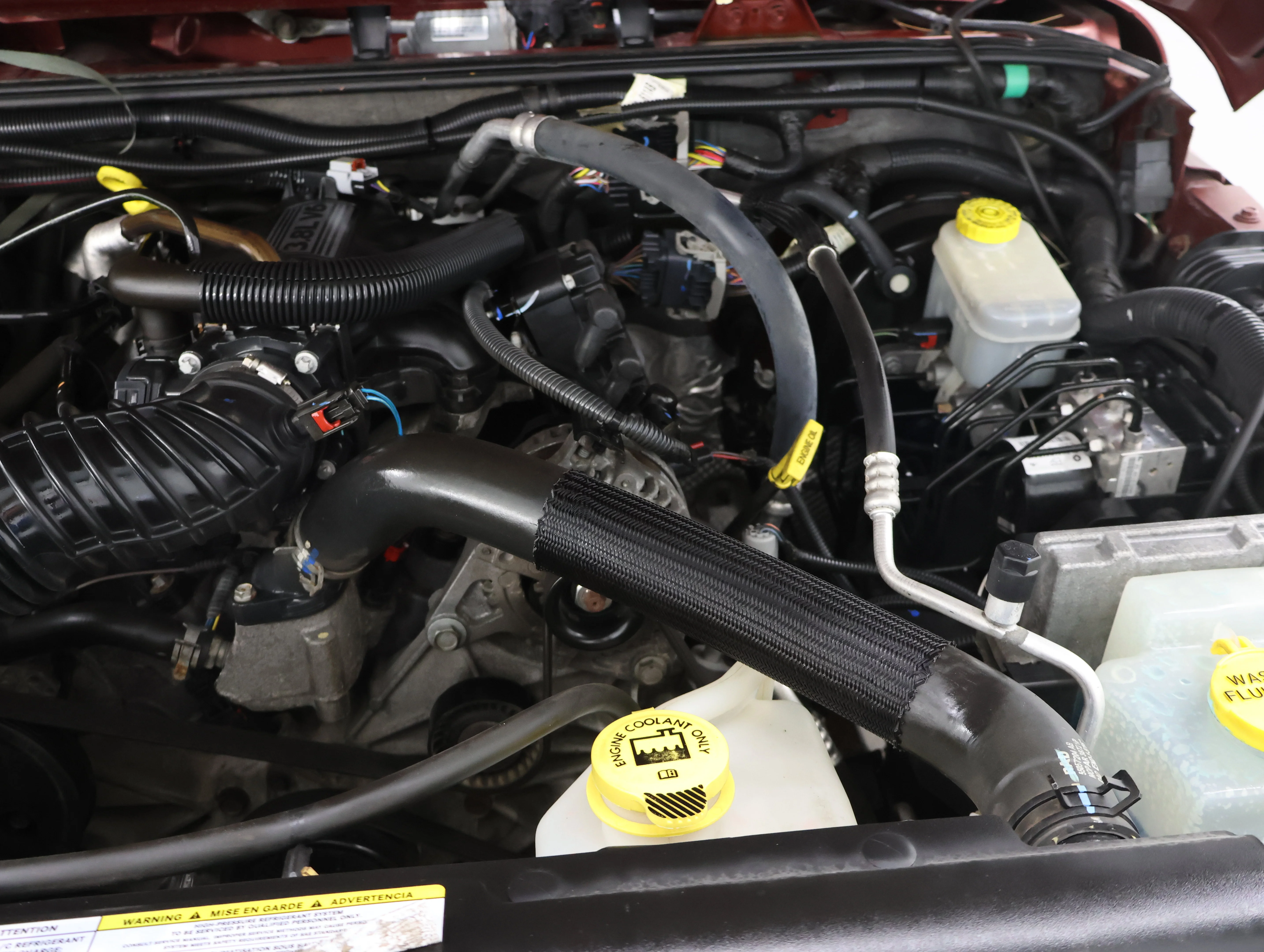 Used 2009 Red Rock Crystal Pearl Jeep X image 14