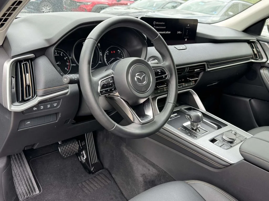 Used 2025 Black Mazda 3.3 Turbo Preferred image 2