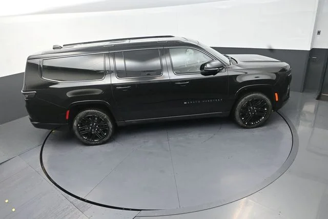 New 2026 High Gloss Black Exterior Paint Jeep Limited Reserve image 14