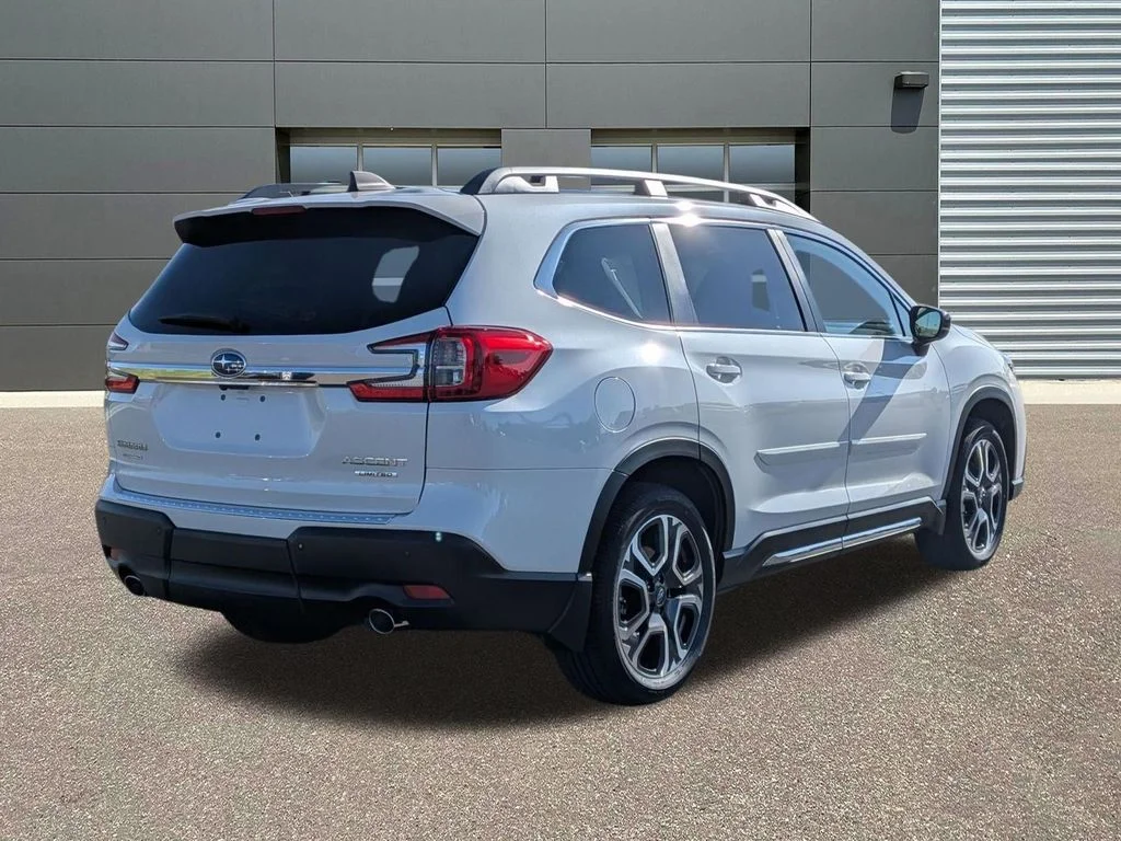 New 2026 CRYSTAL WHITE PEARL Subaru Limited 7-Passenger image 5
