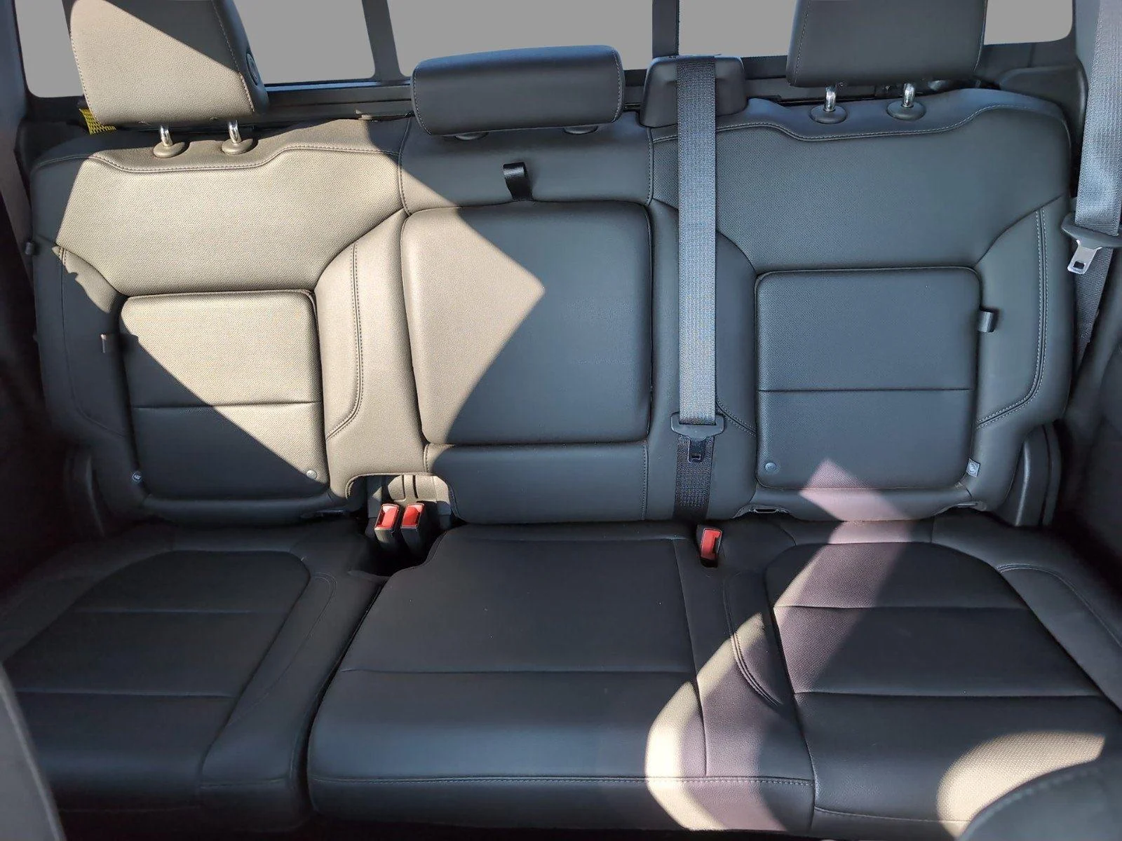Used 2019 SATIN STEEL METALLIC GMC SLT image 31