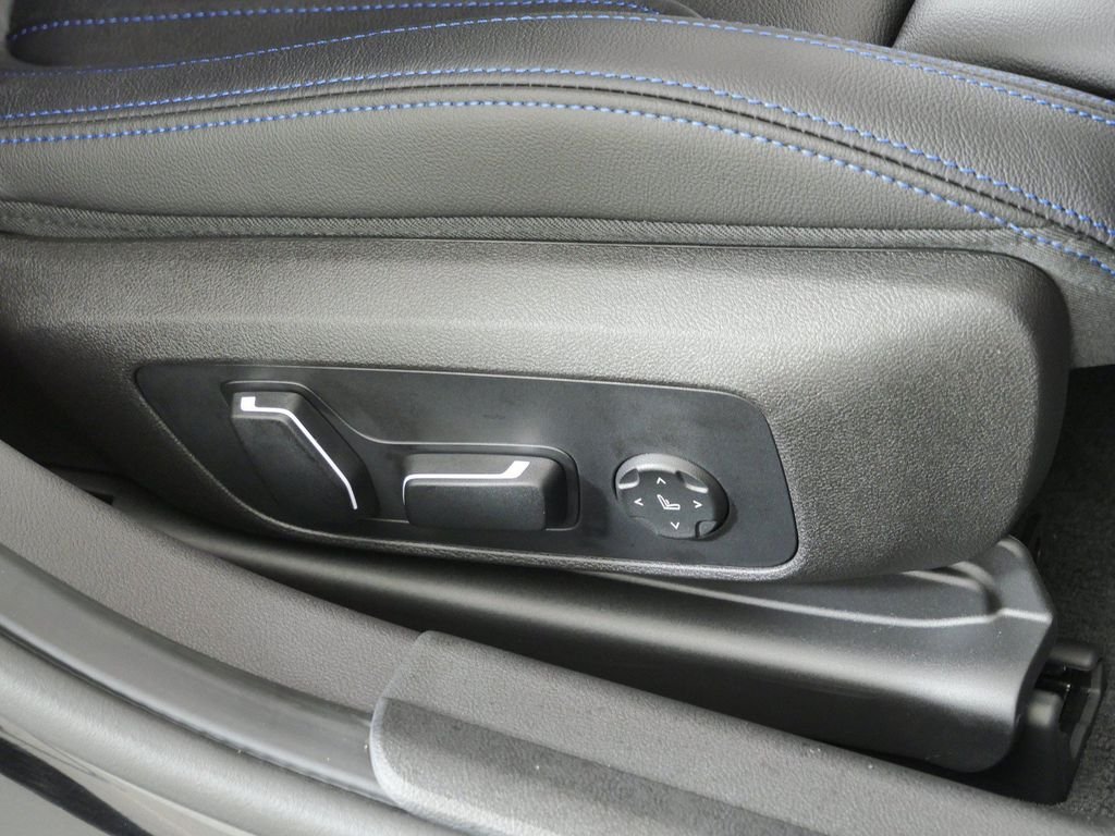 New 2026 Black Sapphire Metallic BMW 330i xDrive image 22
