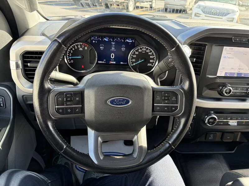 Used 2021 Grey Ford XLT image 12