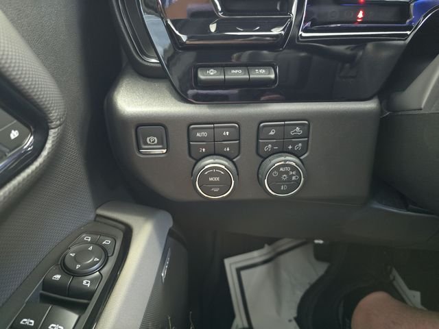 Used 2025 White Chevrolet ZR2 image 21