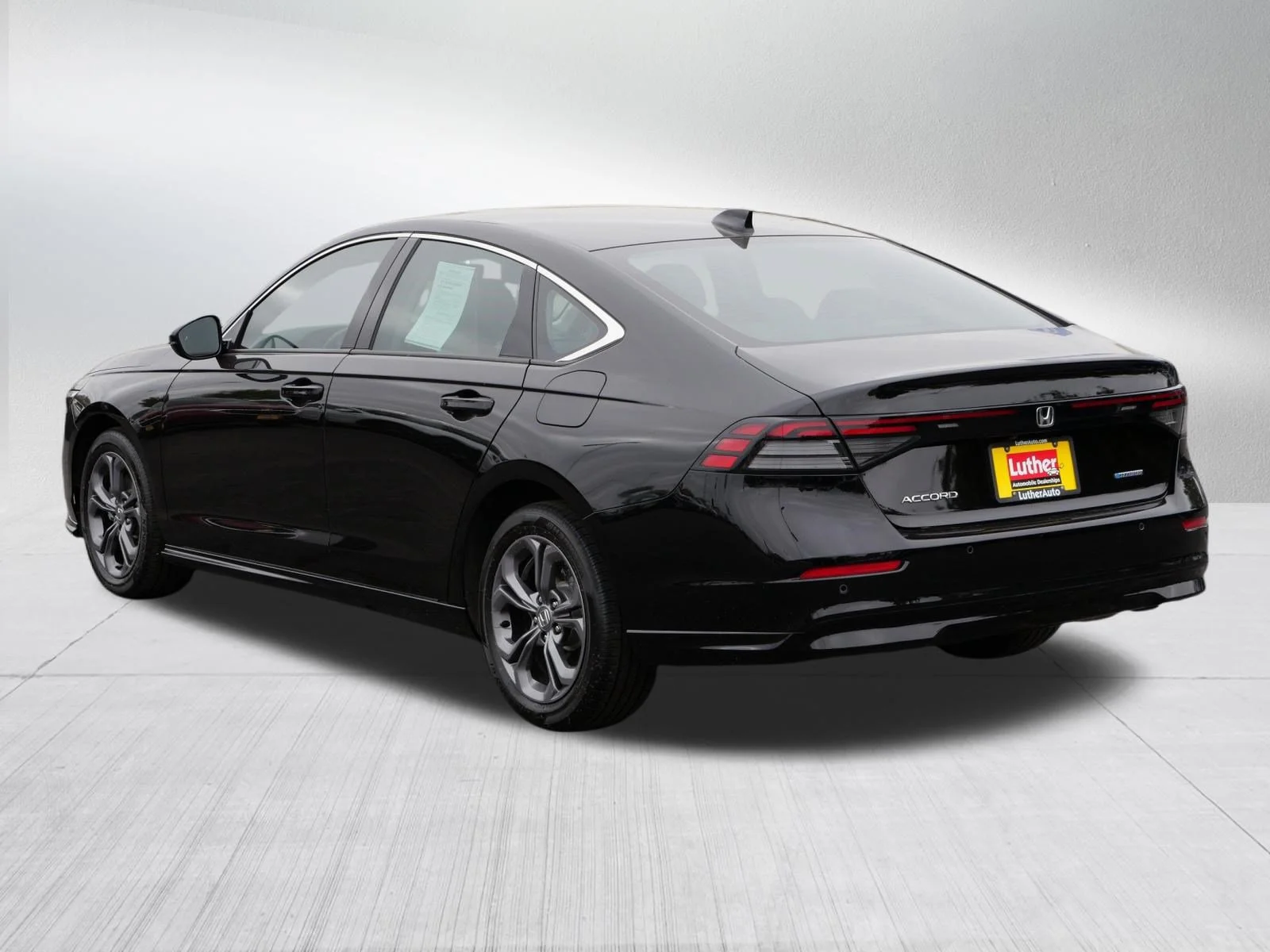 Used 2024 Crystal Black Pearl Honda EX-L image 5