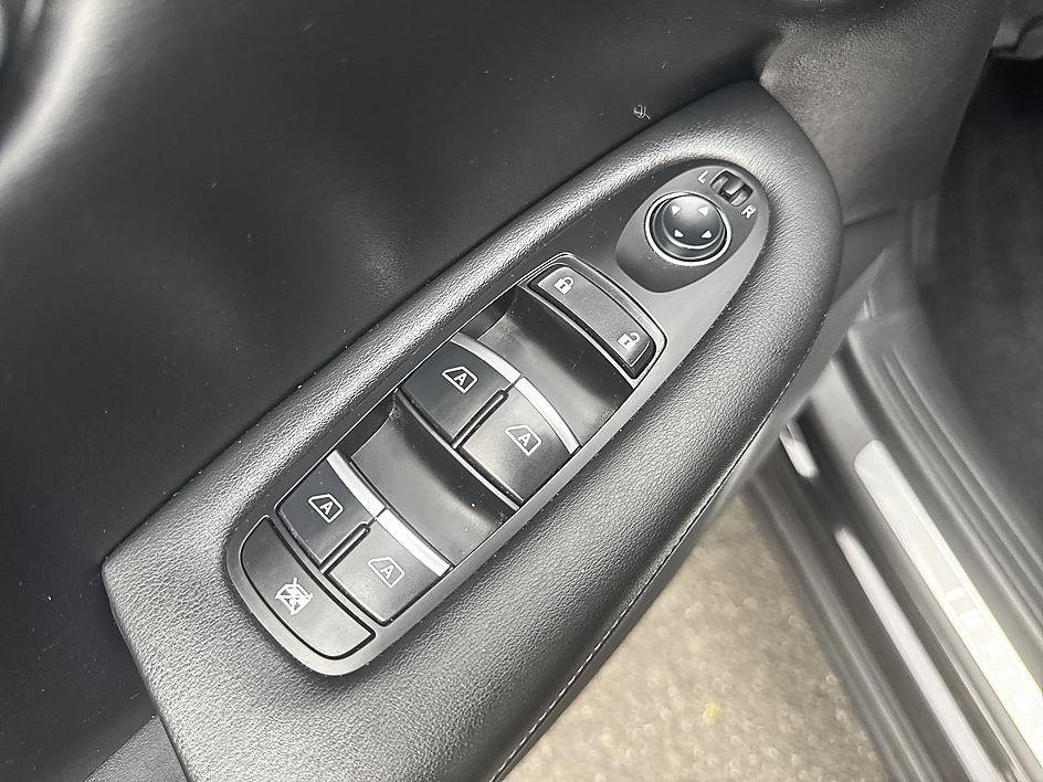 Used 2020 Black Obsidian INFINITI PURE image 10