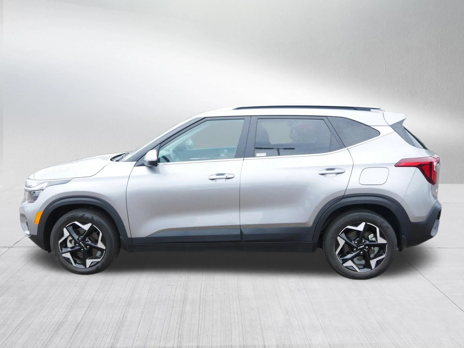 Used 2024 Steel Gray Kia EX image 4